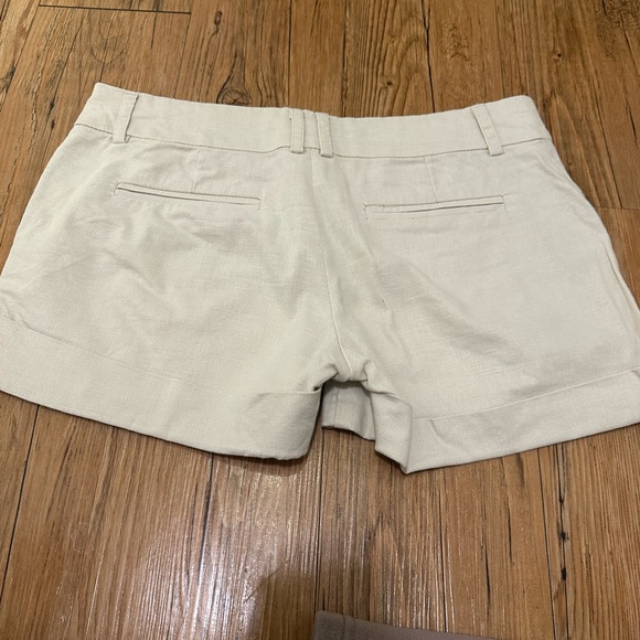 Urban Behavior Women's Cream Flat Front Shorts - Picture 4 of 4